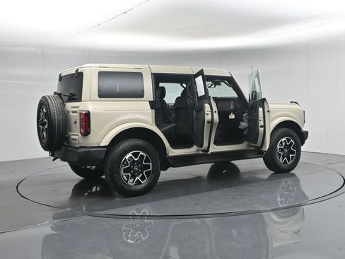 New 2026 Ford Bronco Outer Banks AWD/4WD image 5