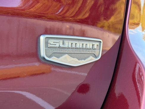 Used 2016 Jeep Grand Cherokee Summit w/ Platinum Series Group AWD/4WD image 11