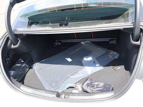 Used 2025 Mercedes-Benz C 300 4MATIC Sedan image 33