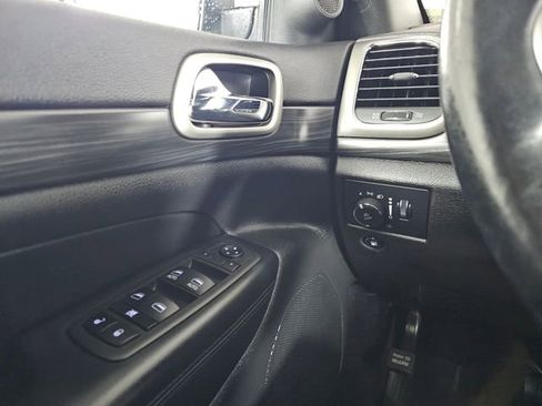 Used 2021 Jeep Grand Cherokee Altitude image 33