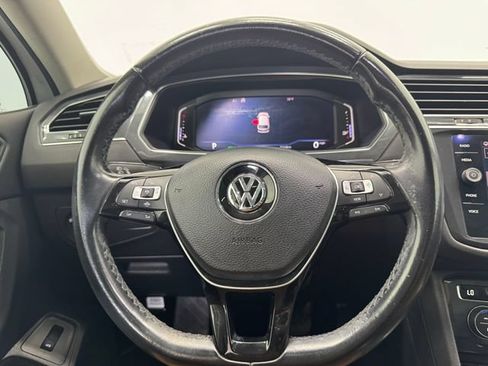 Used 2019 Volkswagen Tiguan SEL FWD image 25