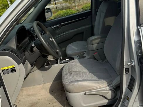 Used 2008 Hyundai Santa Fe GLS FWD image 9