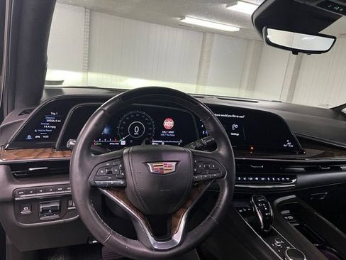 Used 2024 Cadillac Escalade Sport Platinum w/ LPO, ONYX Package AWD/4WD image 16