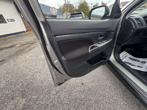 Used 2019 Mitsubishi Outlander Sport SE FWD image 36