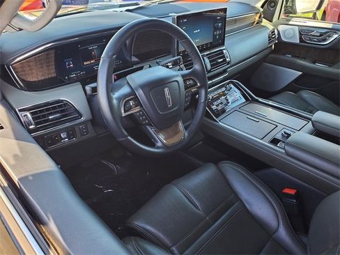 Used 2023 Lincoln Navigator L Black Label image 3
