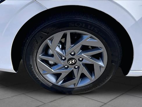 Used 2024 Hyundai Elantra Blue FWD image 10