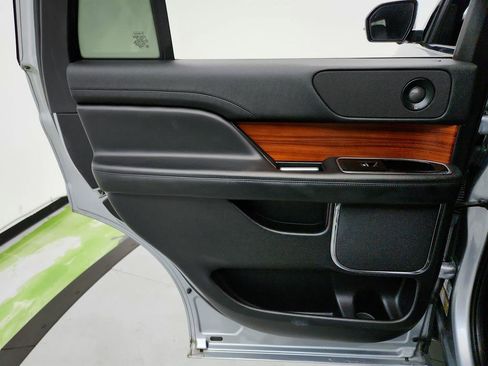 Used 2020 Lincoln Navigator Reserve image 25
