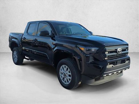 Used 2025 Toyota Tacoma SR image 3