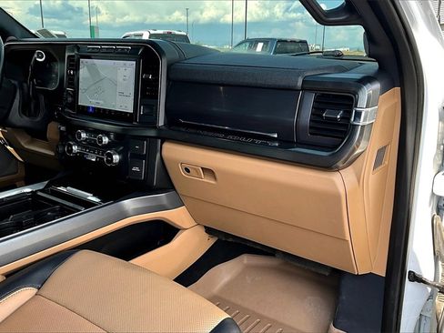 Used 2023 Ford F250 Lariat w/ Tow Technology Package image 17