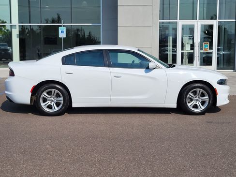 Used 2022 Dodge Charger SXT RWD image 4