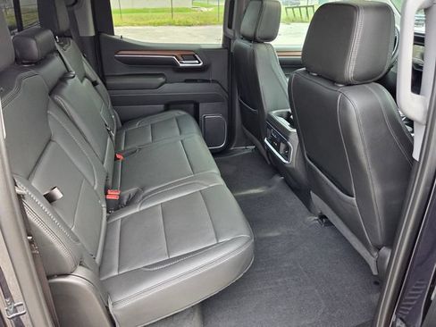 Used 2023 GMC Sierra 1500 Denali w/ Denali Reserve Package AWD/4WD image 16