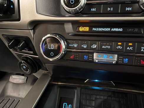 Used 2022 Ford F250 Lariat w/ Black Appearance Package AWD/4WD image 14