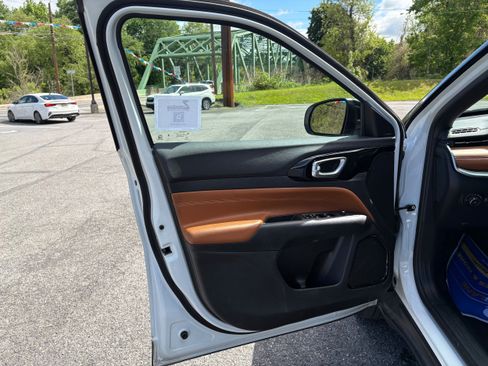 Certified 2025 Jeep Compass Limited AWD/4WD image 14