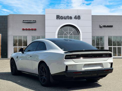 Used 2024 Dodge Charger Daytona Scat Pack w/ Plus Group AWD/4WD image 4