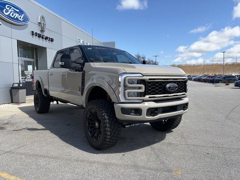 New 2026 Ford F250 Lariat w/ Black Appearance Package AWD/4WD image 9