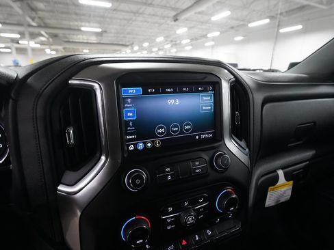 Used 2020 Chevrolet Silverado 1500 RST AWD/4WD image 6