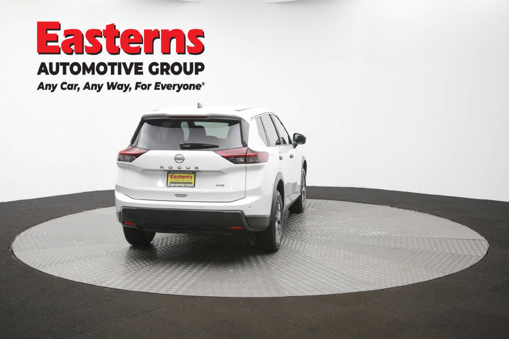 Used 2024 Nissan Rogue S AWD/4WD image 36