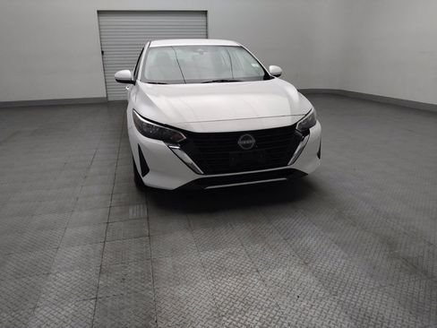 Used 2025 Nissan Sentra SV FWD image 14