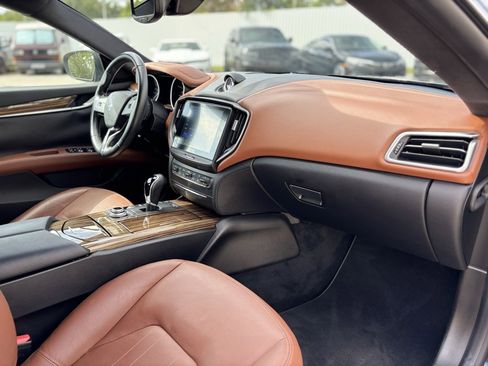 Used 2018 Maserati Ghibli image 12