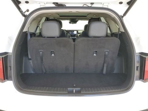 Used 2022 Kia Sorento EX w/ Panoramic Sunroof Package FWD image 9