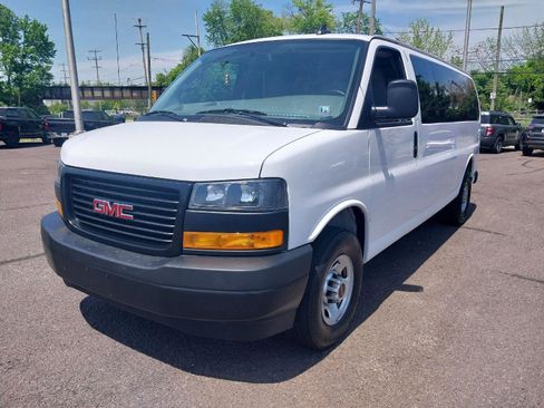 Used 2023 GMC Savana 3500 LS image 3