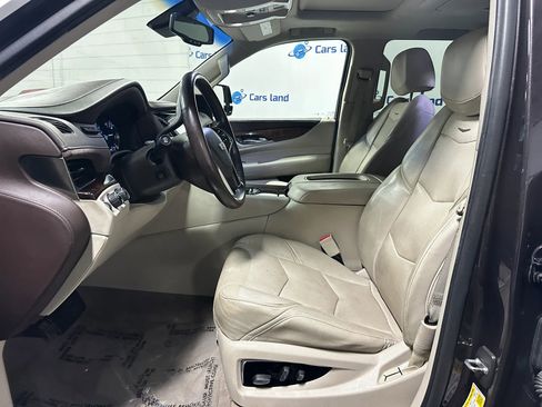 Used 2016 Cadillac Escalade Luxury AWD/4WD image 10