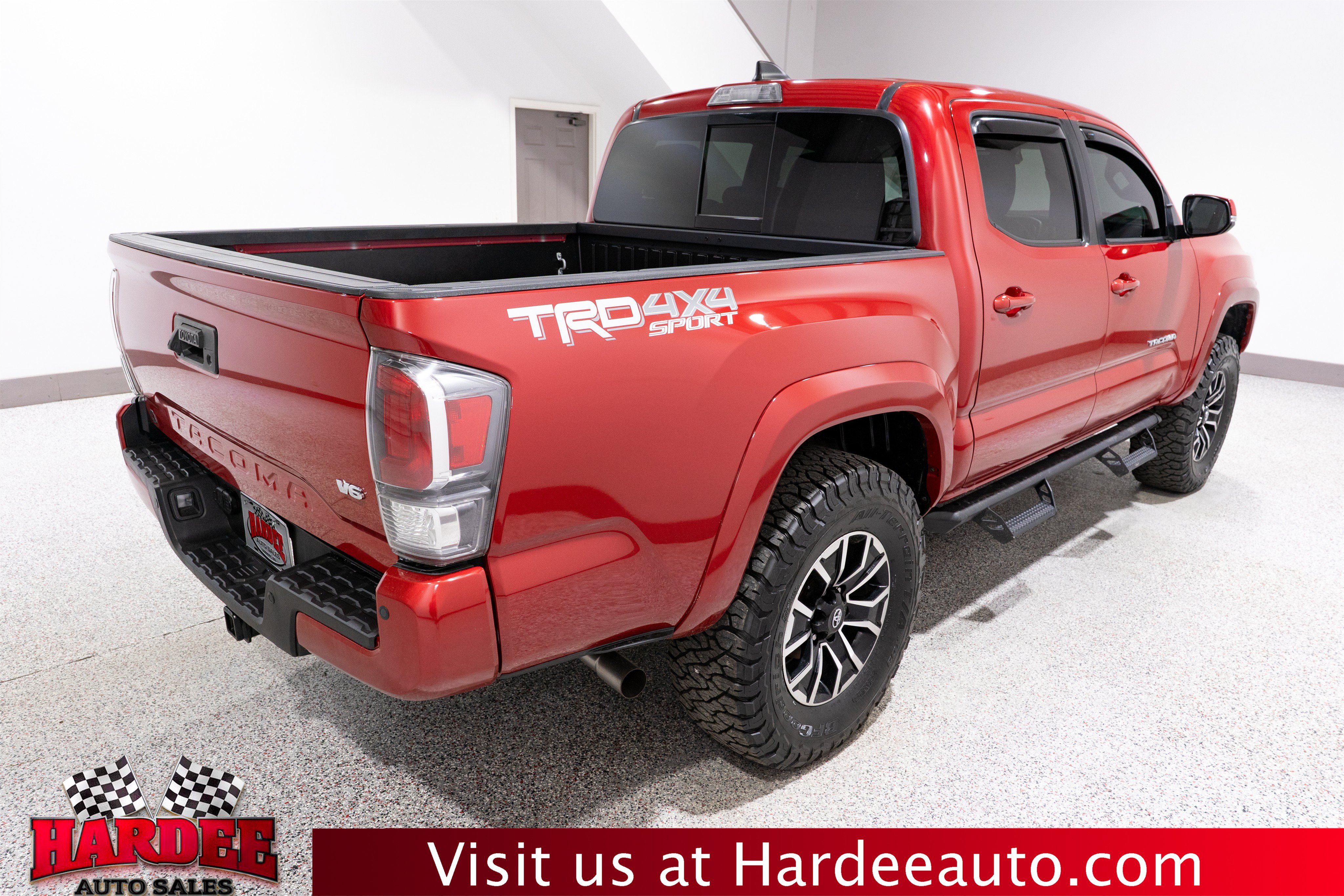 Used 2023 Toyota Tacoma TRD Sport w/ TRD Premium Sport Package AWD/4WD image 5