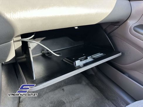 Used 2005 Toyota Camry LE image 27