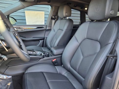 New 2026 Porsche Macan AWD/4WD image 5