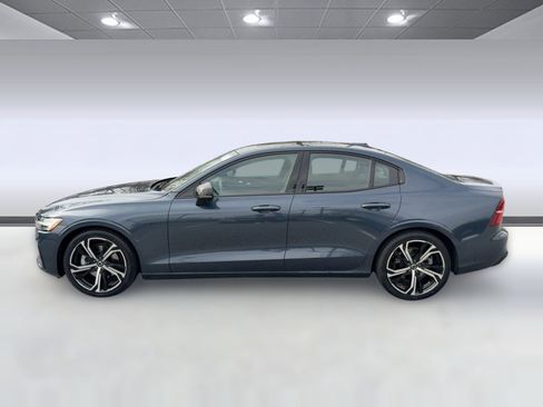 Certified 2023 Volvo S60 B5 Plus image 2