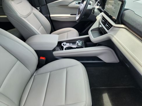 New 2026 Ford Explorer Active w/ Active Comfort Package RWD image 11