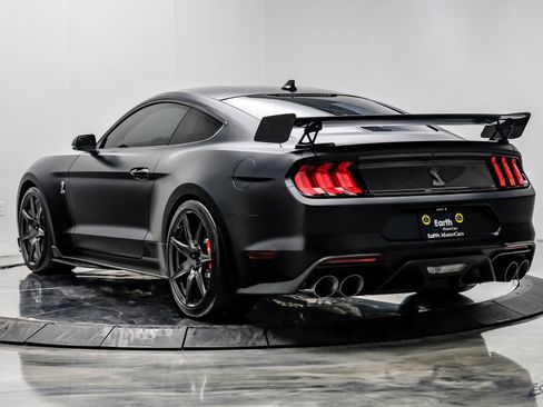 Used 2022 Ford Mustang Shelby GT500 w/ Carbon Fiber Track Pack RWD image 13