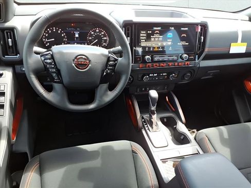 New 2026 Nissan Frontier PRO-4X w/ Pro-4x Convenience Package image 9