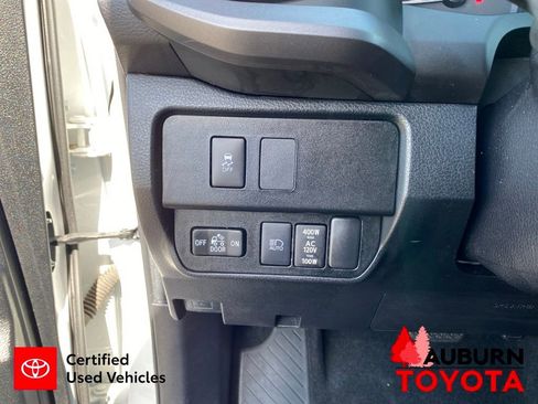 Certified 2022 Toyota Tacoma TRD Off-Road w/ Technology Package AWD/4WD image 39