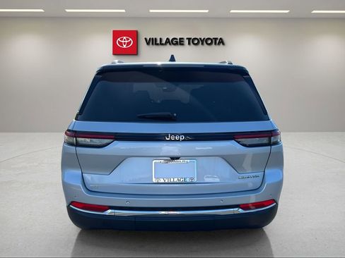 Used 2022 Jeep Grand Cherokee Limited image 4