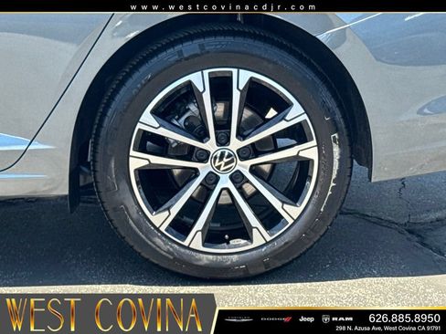 Used 2025 Volkswagen Jetta Sport FWD image 16