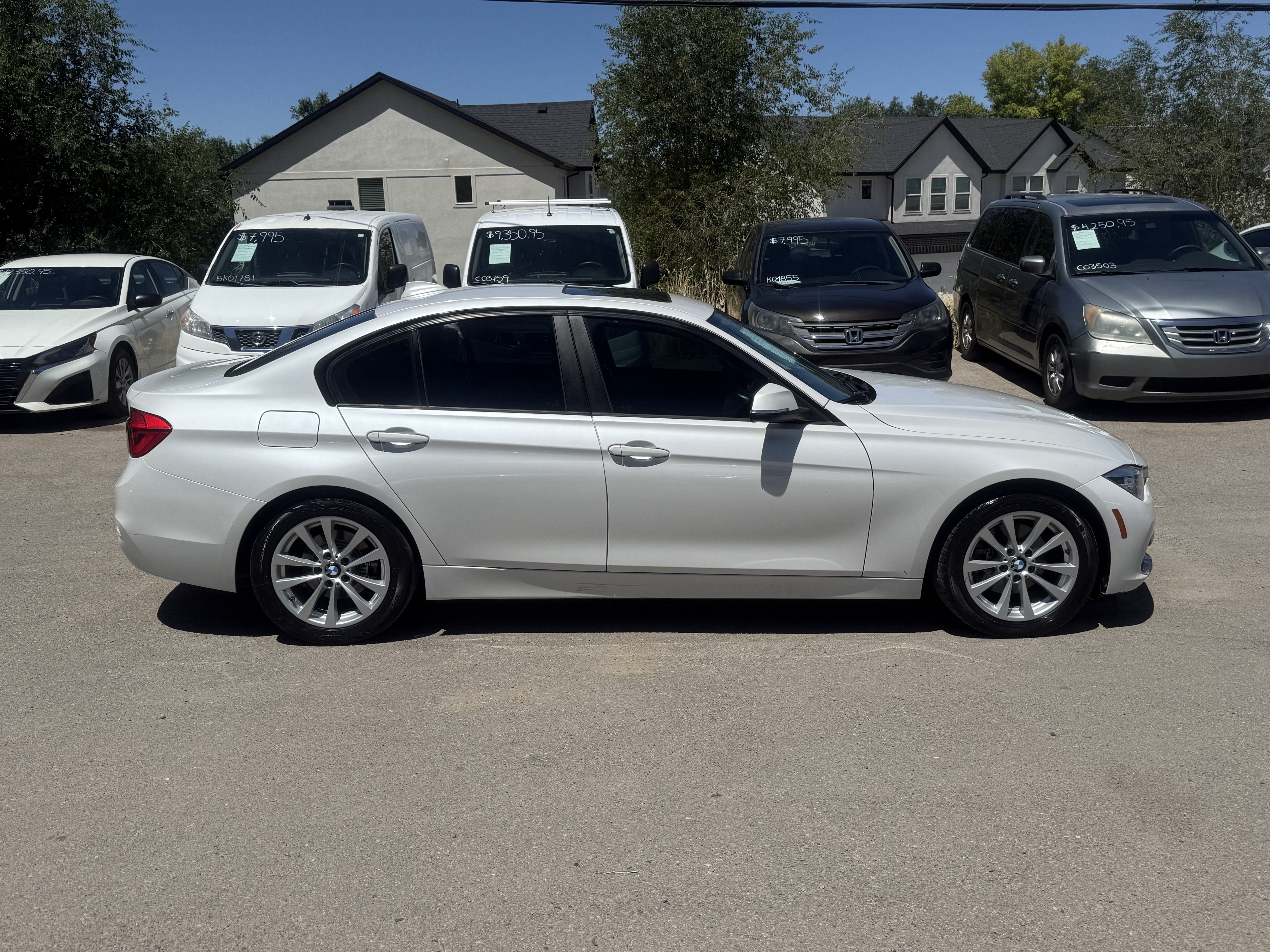 Used 2018 BMW 320i Sedan RWD image 3