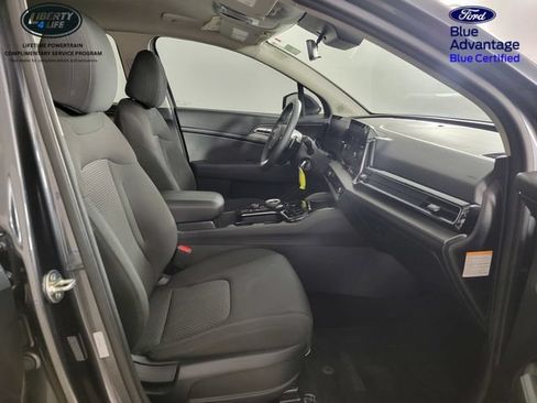 Used 2023 Kia Sportage LX FWD image 17