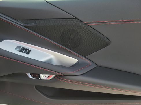 Used 2024 Chevrolet Corvette Stingray Coupe RWD image 8