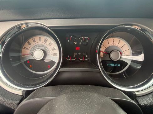 Used 2012 Ford Mustang GT Premium RWD image 7