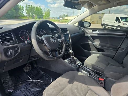Used 2018 Volkswagen Golf S FWD image 11