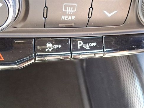 Used 2023 Dodge Durango GT image 28