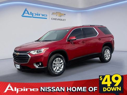 Used 2021 Chevrolet Traverse LT FWD image 1