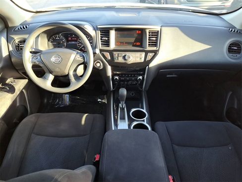 Used 2020 Nissan Pathfinder S image 9