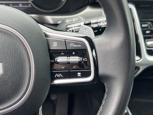 Certified 2022 Kia Sorento SX w/ Panoramic Sunroof Package image 26