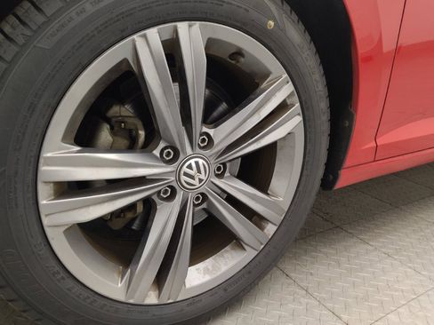 Used 2019 Volkswagen Jetta R-Line w/ R-Line Cold Weather Package FWD image 31