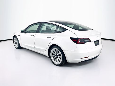 Used 2021 Tesla Model 3 Standard Range Plus RWD image 5