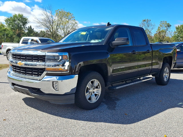 Used 2018 Chevrolet Silverado 1500 LT w/ All Star Edition AWD/4WD image 3