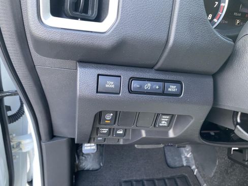 Used 2025 Nissan Frontier SV w/ SV Convenience Package AWD/4WD image 38