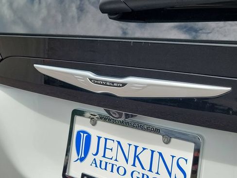 Used 2023 Chrysler Voyager LX FWD image 18